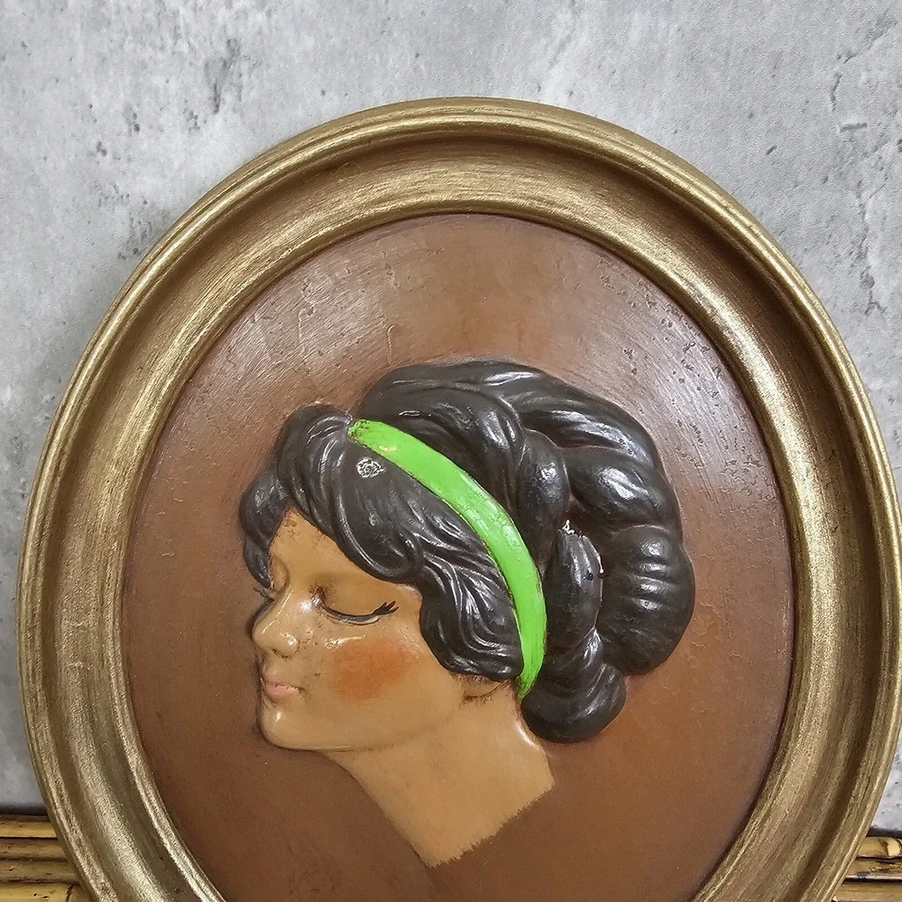 Vintage Art Deco Erma Gillilard Duncan Lady Cameo Wall‎ Plaque Chalkware Flapper